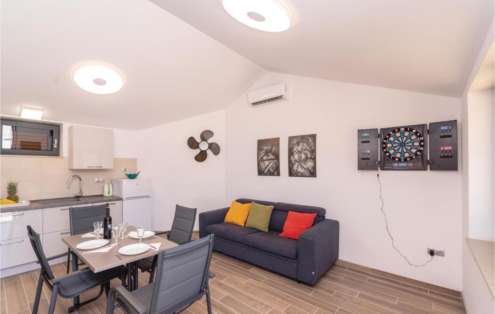 Nice Home In Kneze With Wifi Pupnat エクステリア 写真