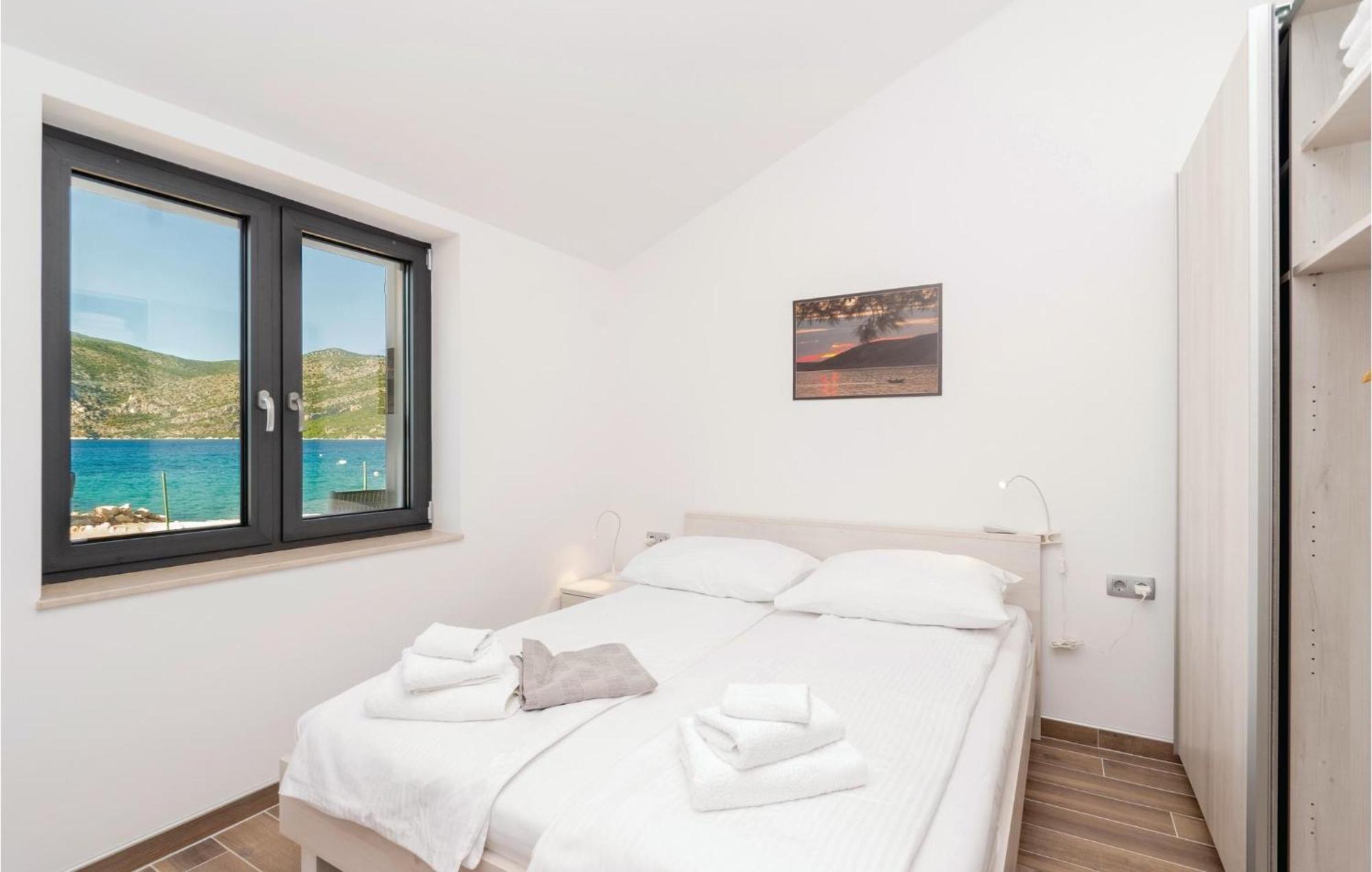 Nice Home In Kneze With Wifi Pupnat エクステリア 写真