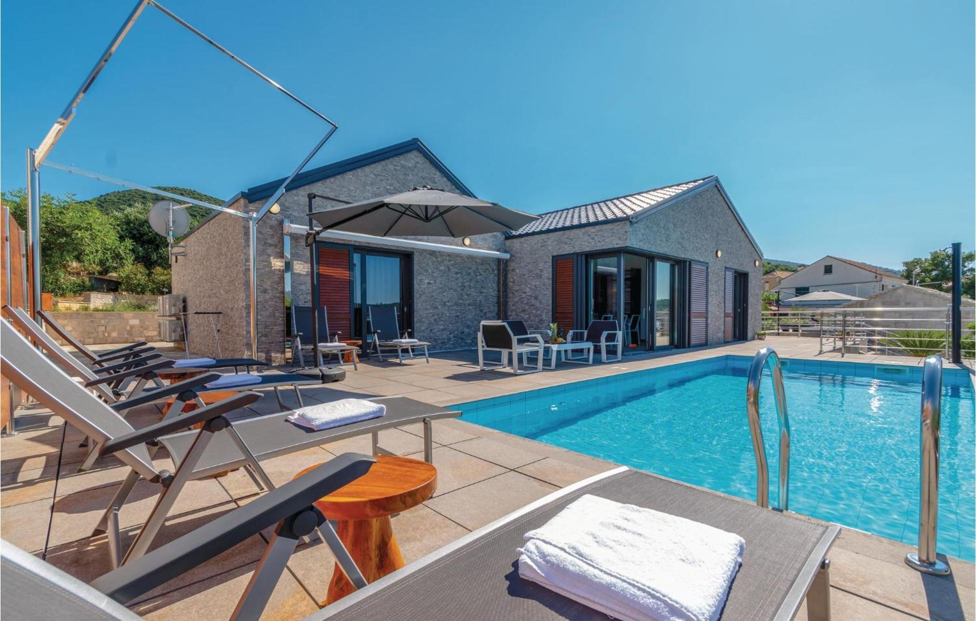 Nice Home In Kneze With Wifi Pupnat エクステリア 写真