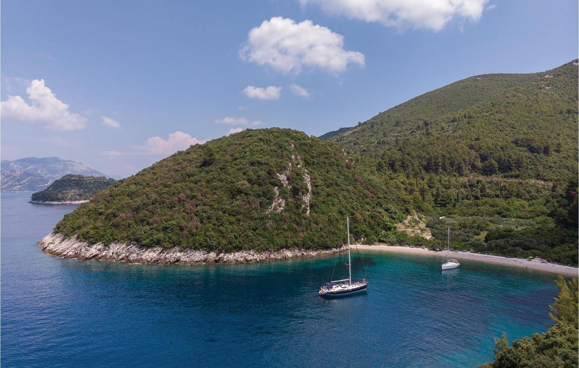 Nice Home In Kneze With Wifi Pupnat エクステリア 写真
