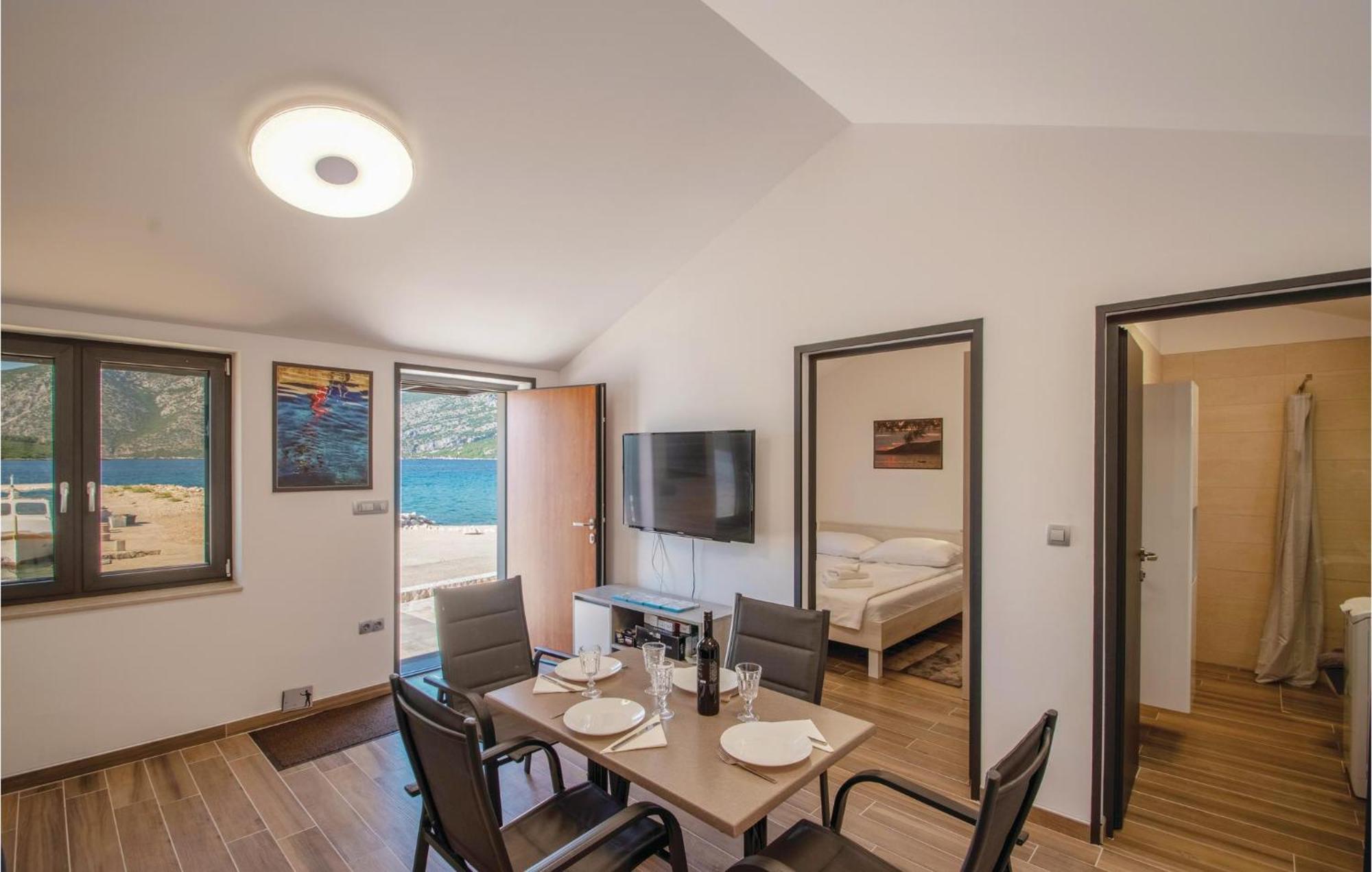 Nice Home In Kneze With Wifi Pupnat エクステリア 写真