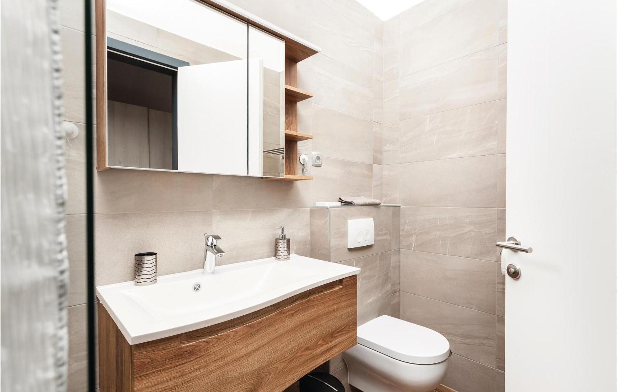 Nice Home In Kneze With Wifi Pupnat エクステリア 写真